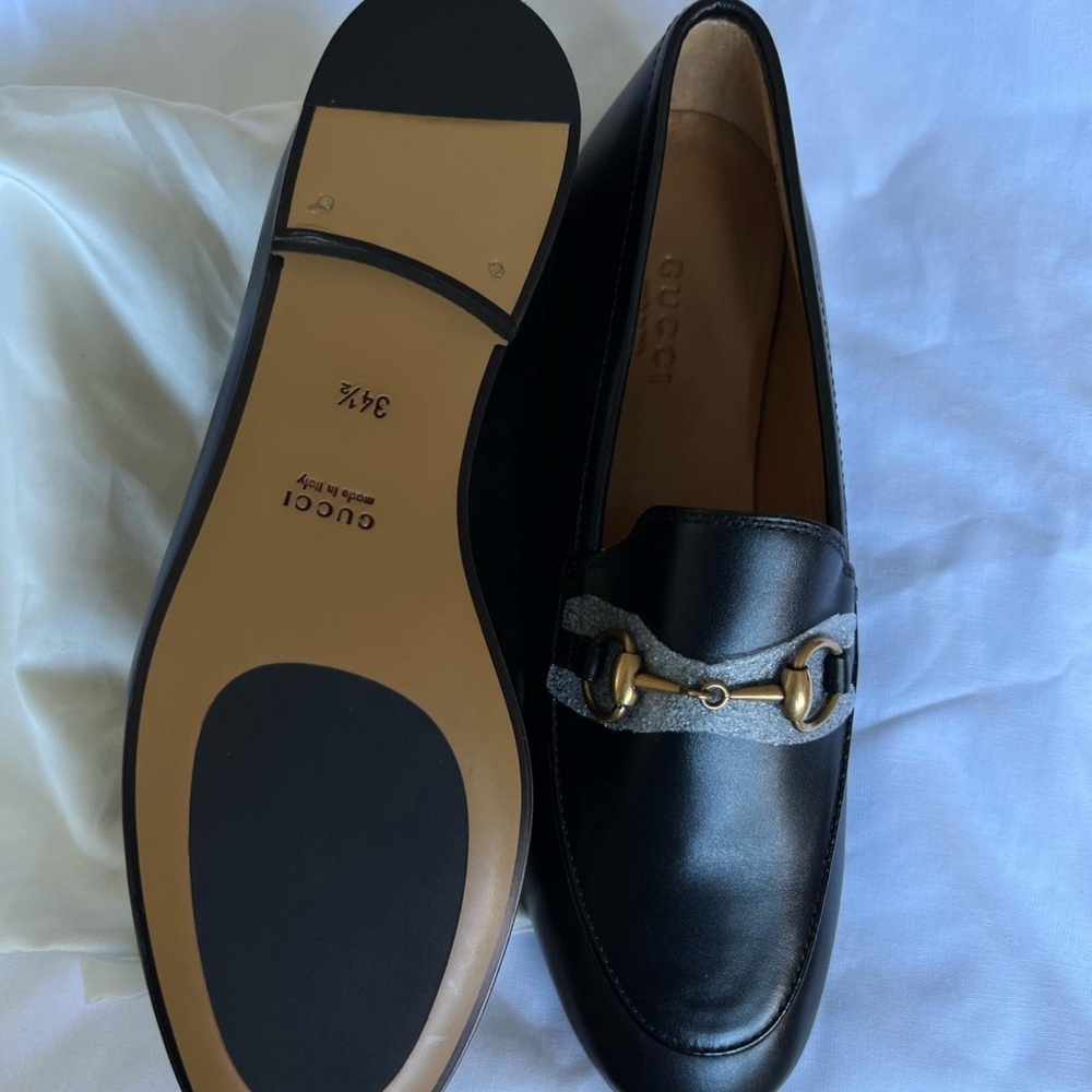 Gucci Women’s Jordan Black Leather Loafers - Picture 4 of 4